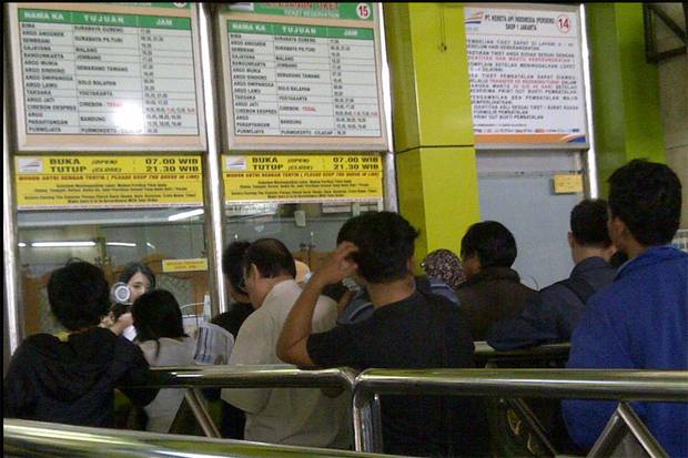 tiket-ka-natal-dan-tahun-baru-mulai-diserbu-bmT