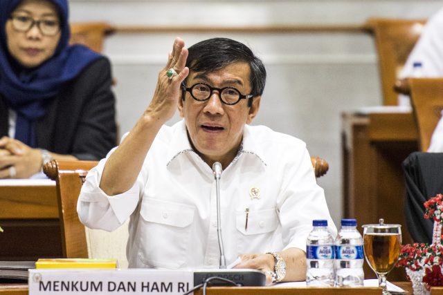 Menteri Hukum dan HAM Yasonna Laoly menyampaikan pandangannya saat mengikuti Rapat Kerja dengan Komisi III DPR RI di Kompleks Parlemen, Jakarta,