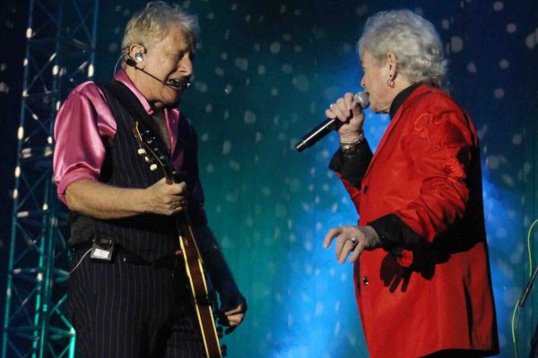 air_supply_tour-air_supply_touring_band-air_supply_concert_Surabaya-8