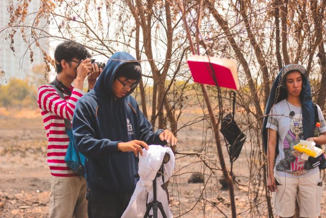 Proses pembuatan film oleh tim Apostrophe Stories (7)