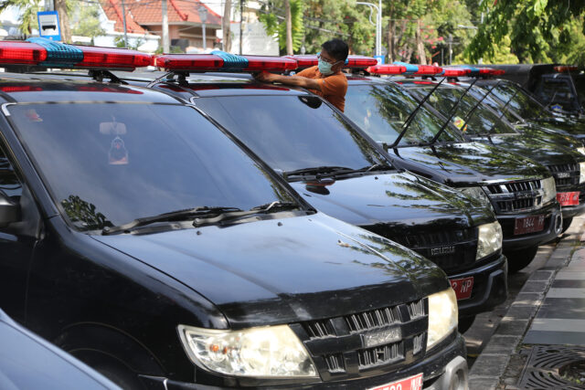 MOBIL DINAS PEMERINTAH KOTA SURABAYA DIUBAH MENJADI MOBIL JENAZA8