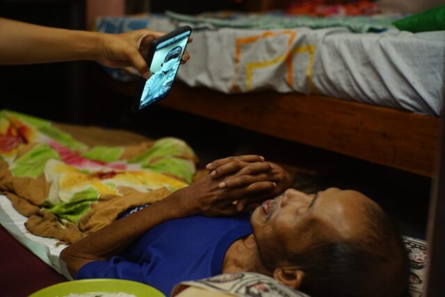 Wawali beri dukungan warga kena stroke